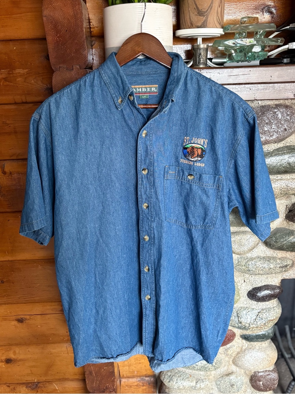 St. John’s Fishing Lodge Grizzly Bear Embroidered Button Up Shirt Large Fit
